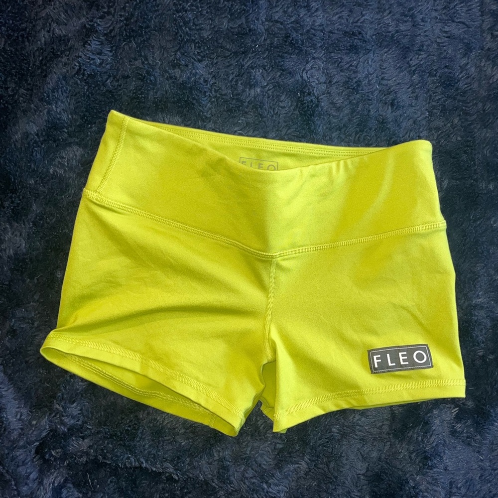 Beautiful Fleo shorts. Size medium , smoke free home. 3.25 inseam.